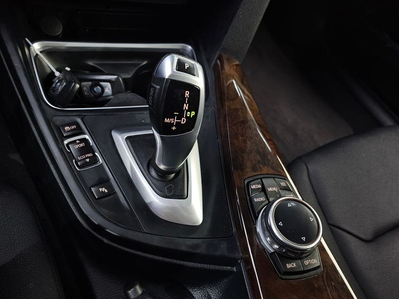 2014 BMW 3 Series 320d photo 9