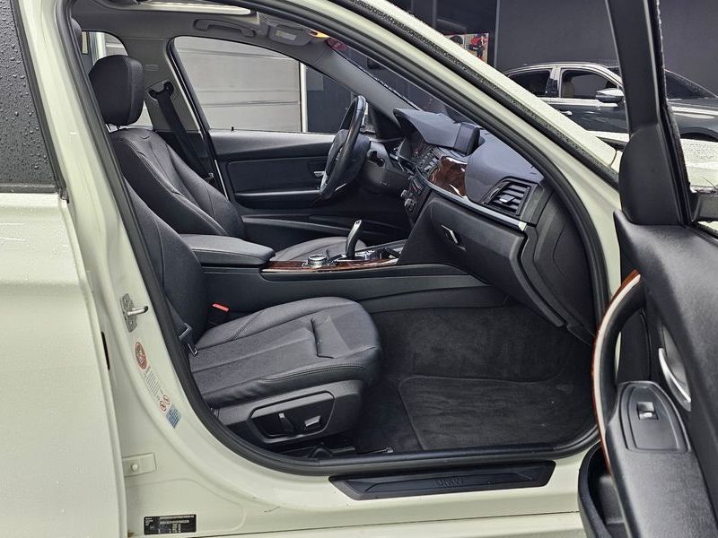 2014 BMW 3 Series 320d photo 11