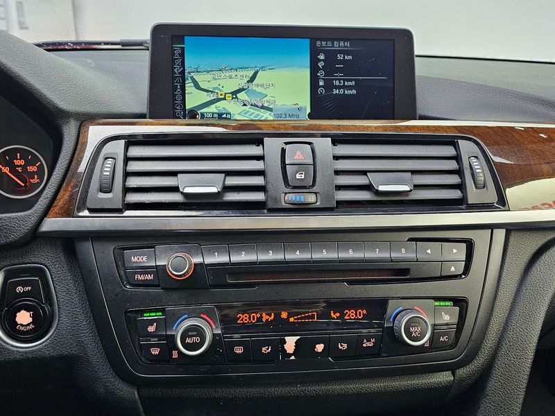 2014 BMW 3 Series 320d photo 14