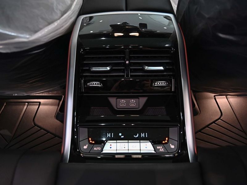 2025 BMW 8시리즈 M850i xDrive Individual Edition Gran Coupe photo 17
