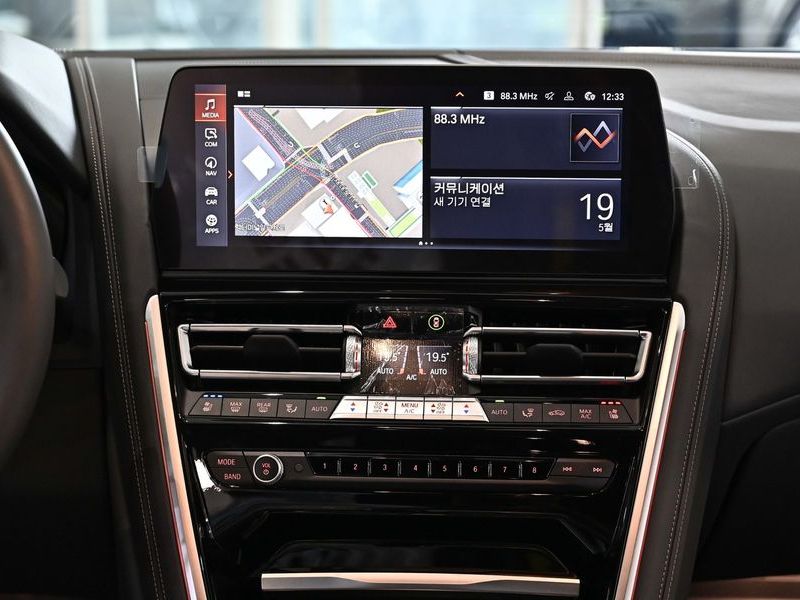 2025 BMW 8시리즈 M850i xDrive Individual Edition Gran Coupe photo 18