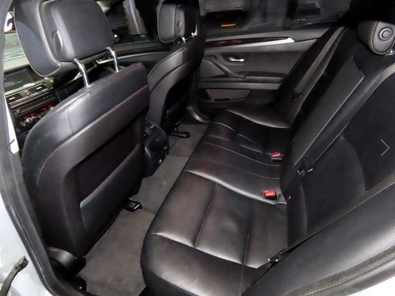 2013 BMW 5 Series 520d photo 7