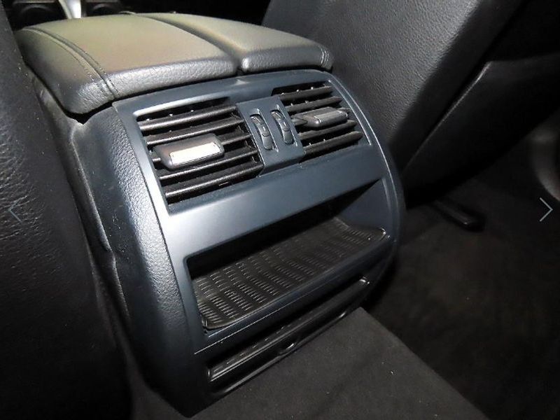 2013 BMW 5 Series 520d photo 18