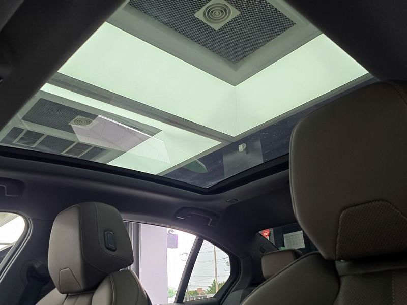 2024 BMW 5 Series 520i photo 15
