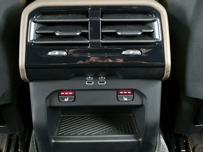 2024 BMW 5 Series 520i photo 16