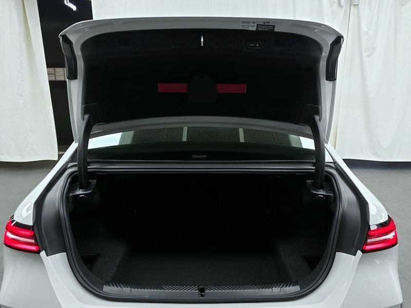 2024 BMW 5 Series 520i photo 20