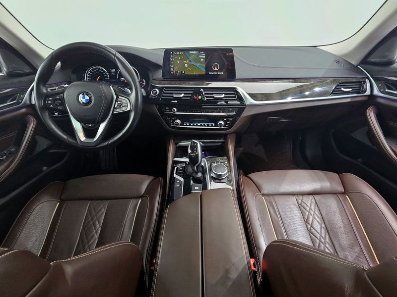 2018 BMW 5 Series 530d Luxury Plus photo 7