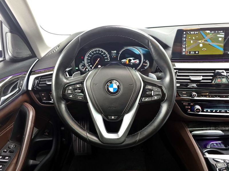 2018 BMW 5 Series 530d Luxury Plus photo 13