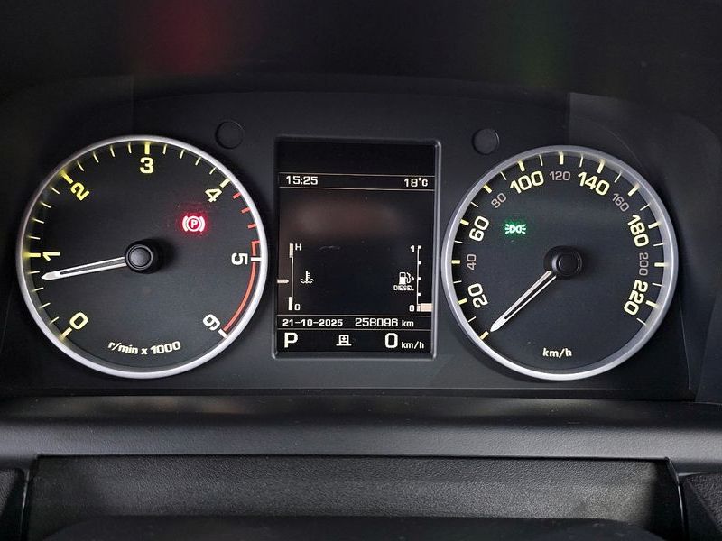 2012 Land Rover Discovery 3.0 SDV6 SE photo 8