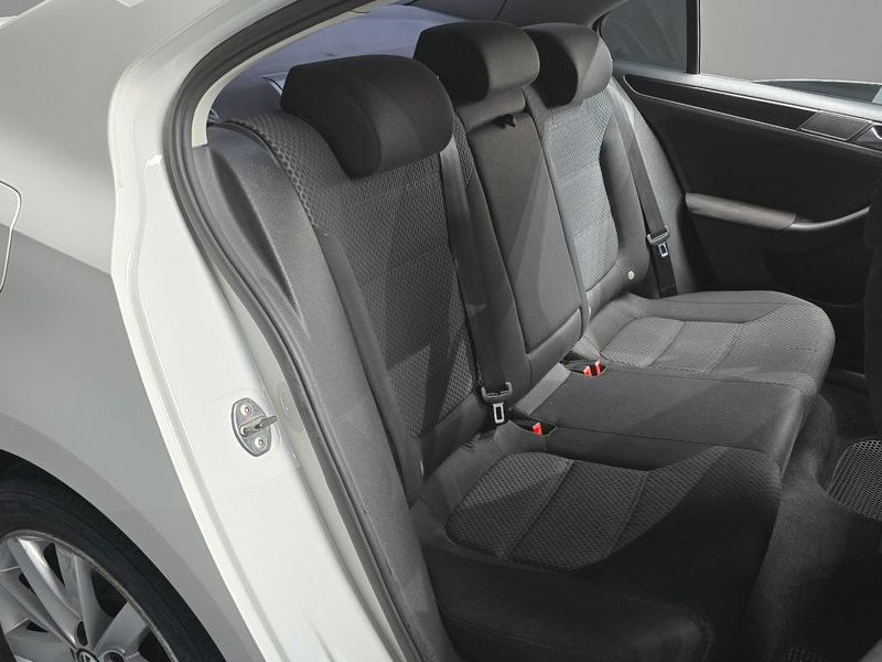2012 Volkswagen Jetta 2.0 TDI 6th photo 12