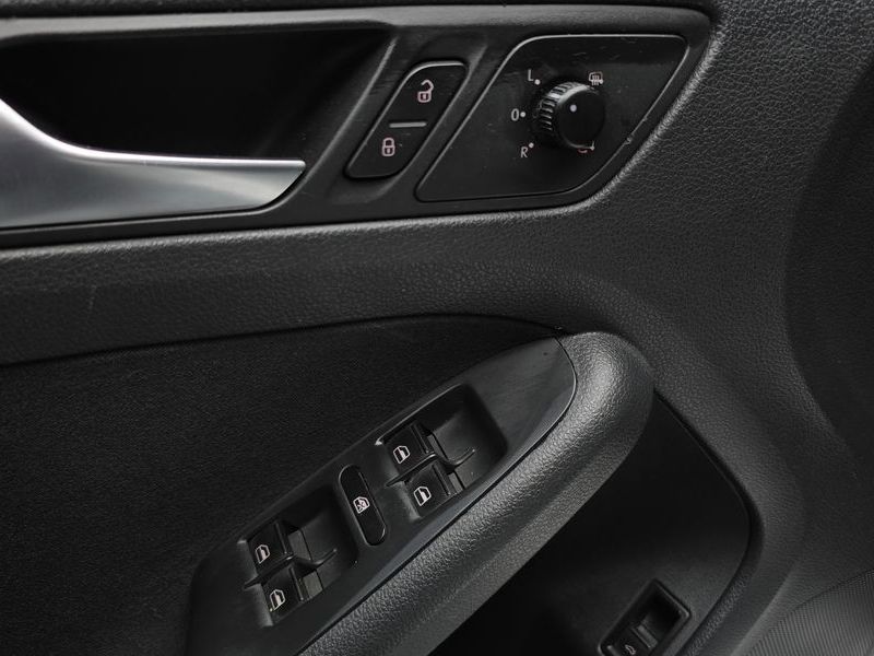 2012 Volkswagen Jetta 2.0 TDI 6th photo 17