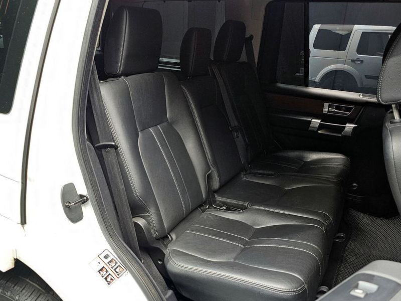 2013 Land Rover Discovery 3.0 SDV6 HSE photo 12