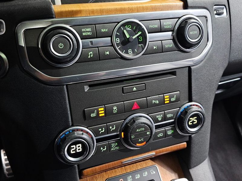 2013 Land Rover Discovery 3.0 SDV6 HSE photo 17
