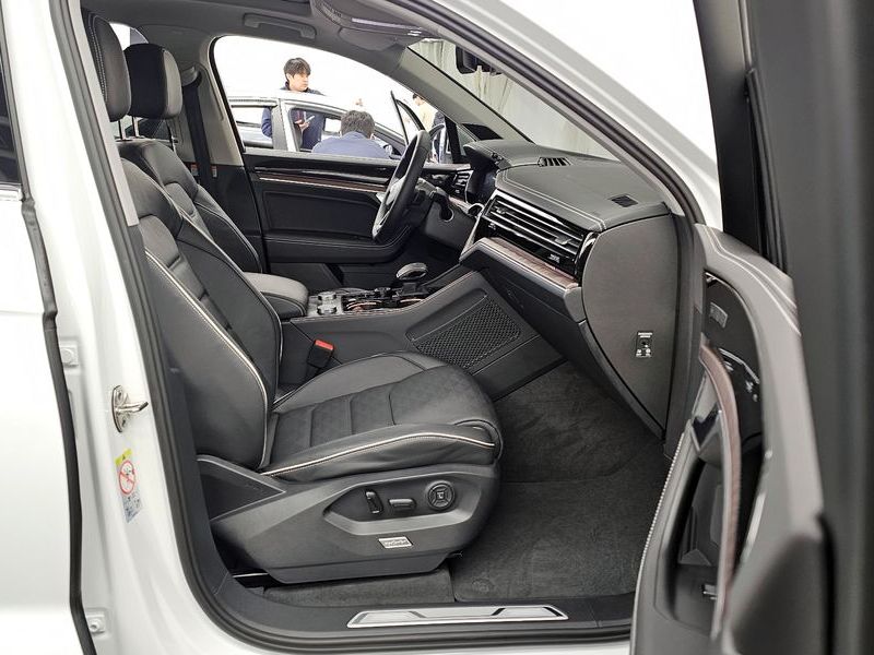 2026 Volkswagen Touareg 3.0 TDI Prestige photo 11
