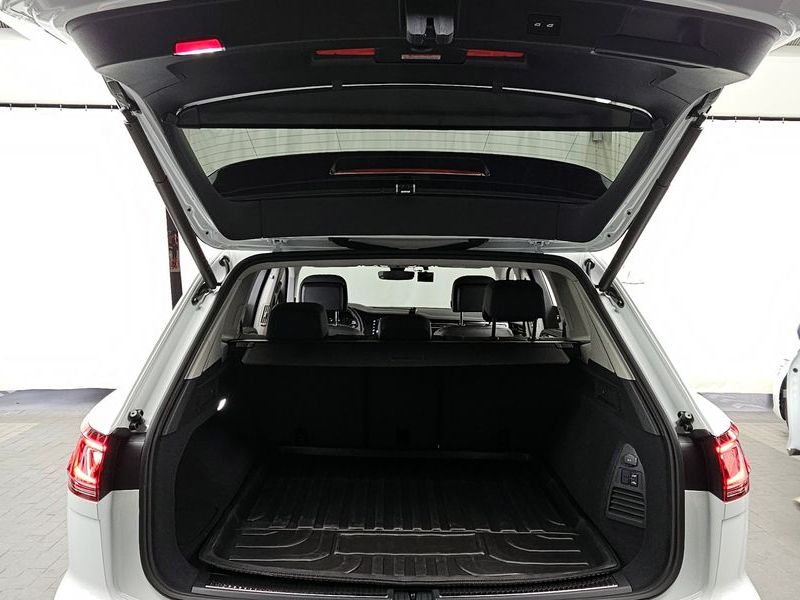 2026 Volkswagen Touareg 3.0 TDI Prestige photo 20