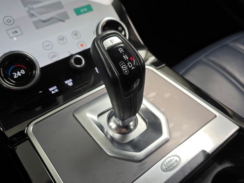 2020 Land Rover Range Rover Evoque D180 SE photo 9