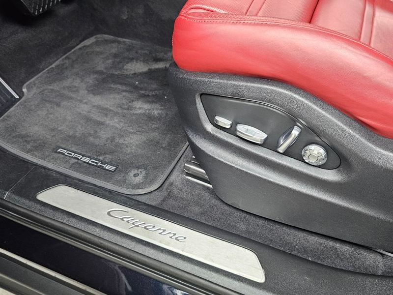 2021 Porsche Cayenne 3.0 E-Hybrid photo 18