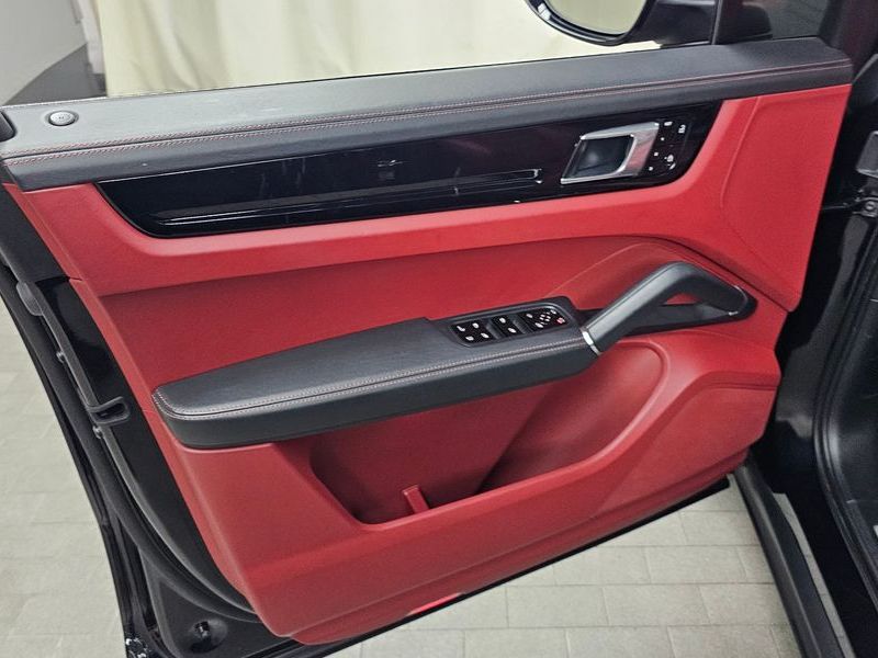 2021 Porsche Cayenne 3.0 E-Hybrid photo 24