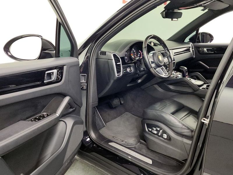 2019 Porsche Cayenne 3.0 photo 10