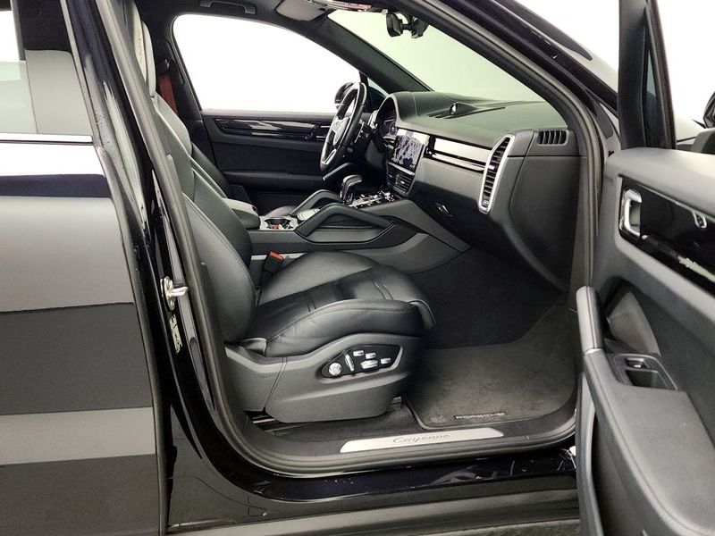 2019 Porsche Cayenne 3.0 photo 11