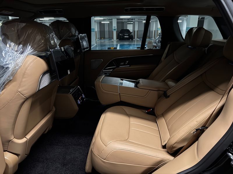 2026 Land Rover Range Rover P530 Autobiography Long Wheel Base photo 8