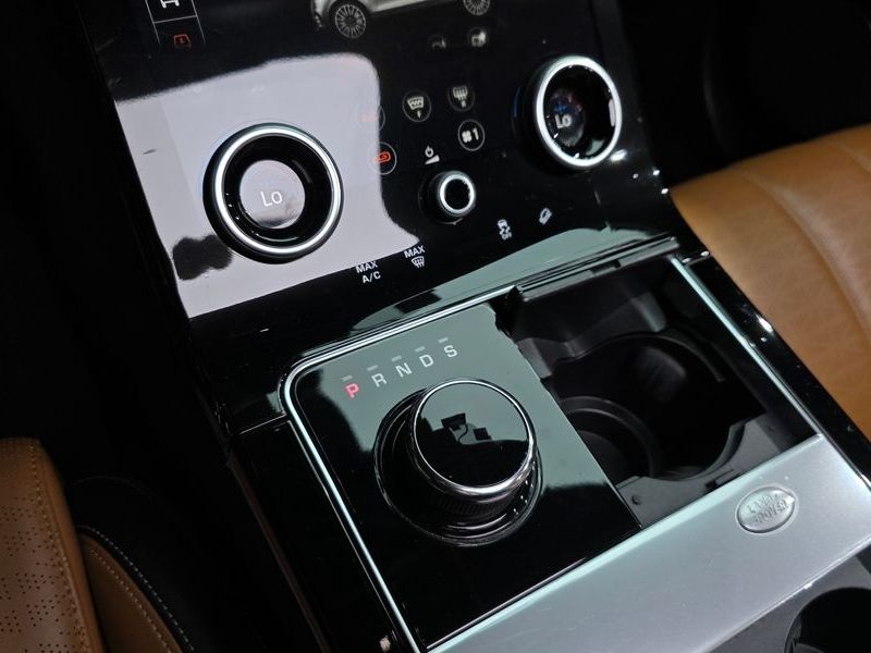 2019 Land Rover Range Rover Velar 3.0 D300 R-Dynamic HSE photo 9