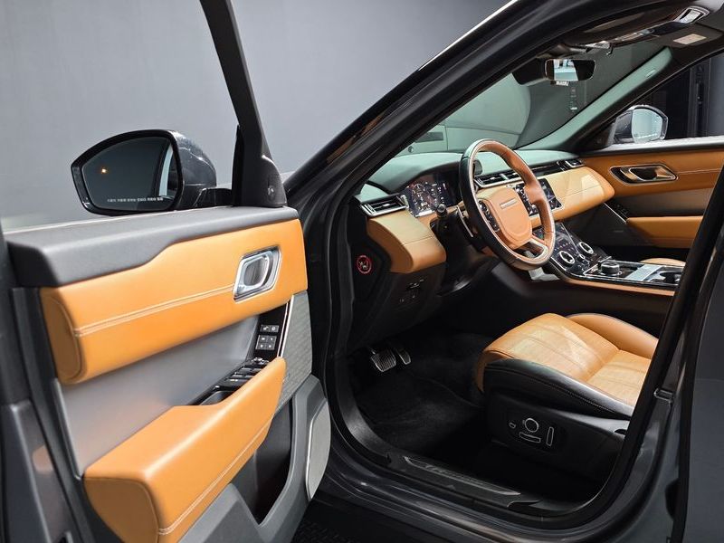 2019 Land Rover Range Rover Velar 3.0 D300 R-Dynamic HSE photo 10
