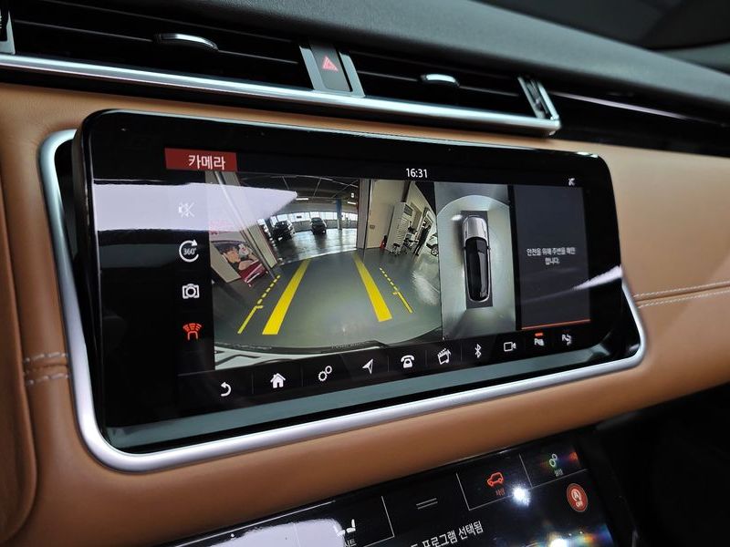 2019 Land Rover Range Rover Velar 3.0 D300 R-Dynamic HSE photo 15
