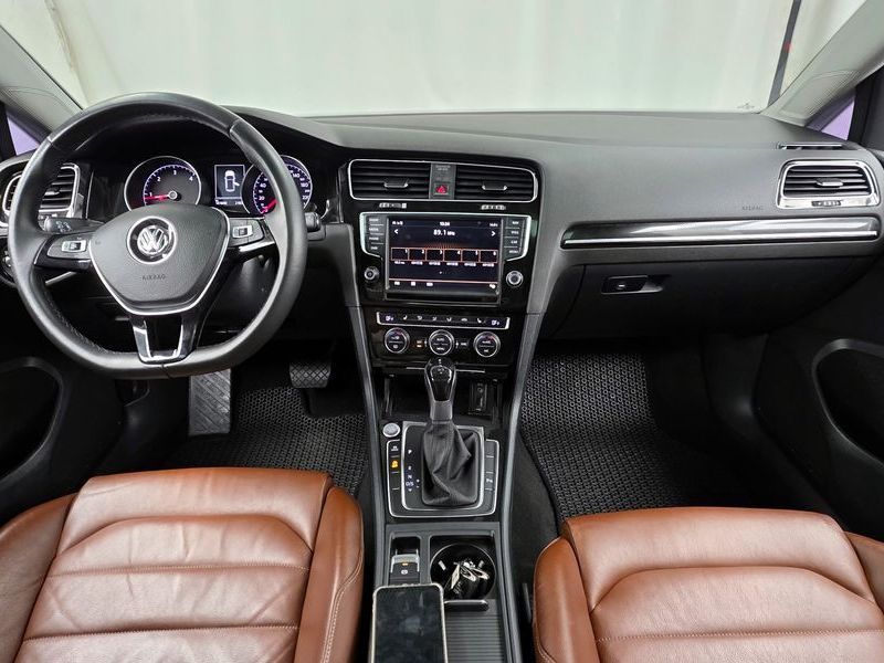 2015 Volkswagen Golf 2.0 TDI Premium photo 7