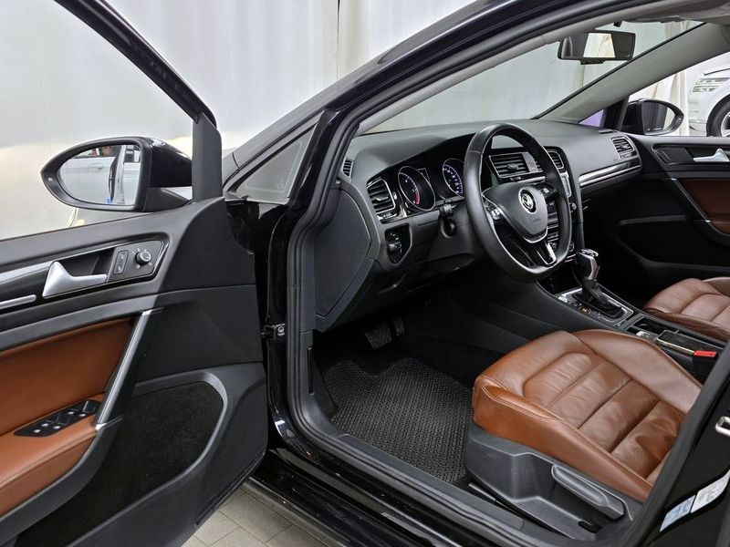 2015 Volkswagen Golf 2.0 TDI Premium photo 10