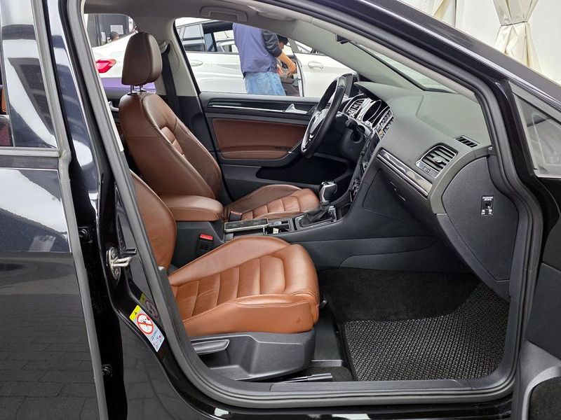 2015 Volkswagen Golf 2.0 TDI Premium photo 11