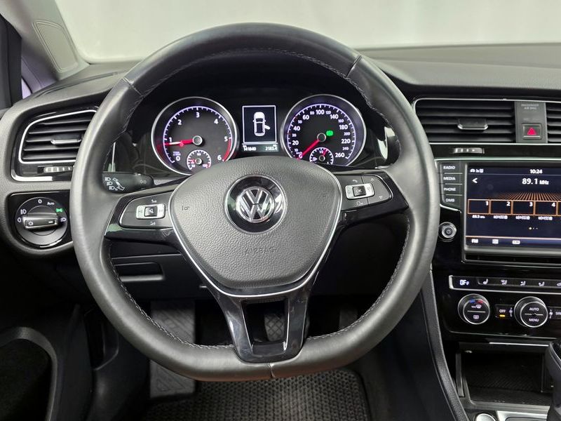 2015 Volkswagen Golf 2.0 TDI Premium photo 13