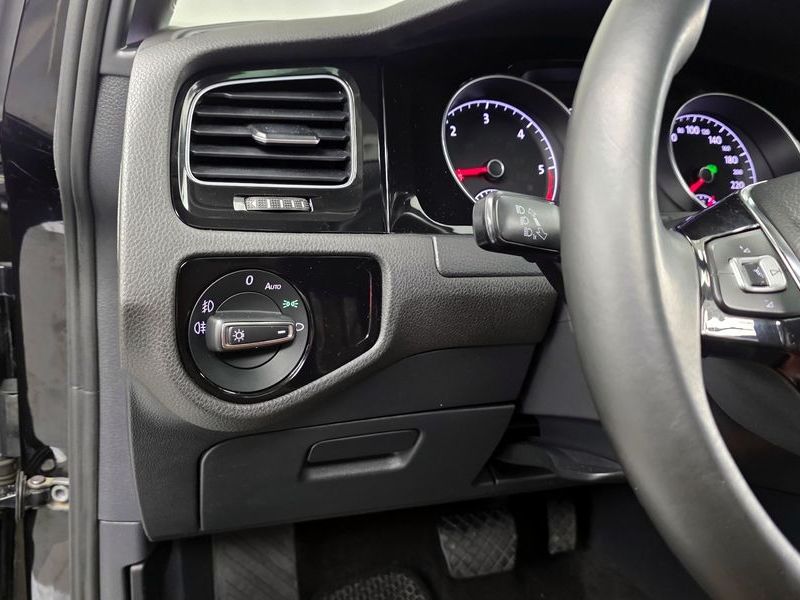 2015 Volkswagen Golf 2.0 TDI Premium photo 16