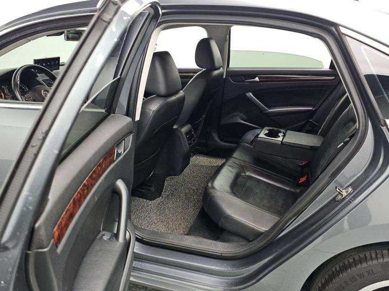 2013 Volkswagen Passat 2.0 TDI B7 photo 13
