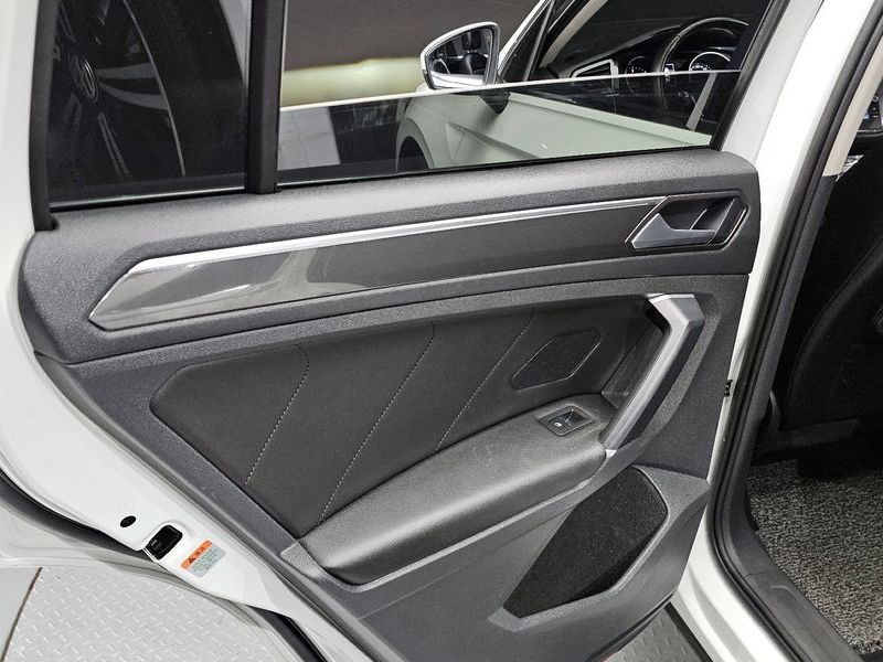 2018 Volkswagen Tiguan 2.0 TDI Prestige photo 25