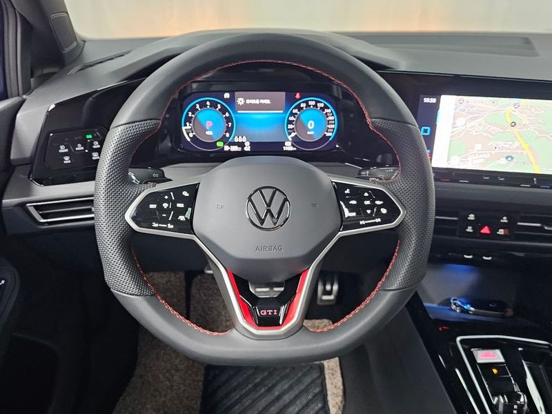 2024 Volkswagen Golf 2.0 GTI photo 14