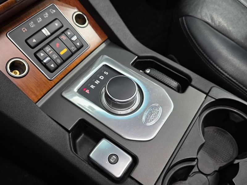 2012 Land Rover Discovery 3.0 SDV6 HSE photo 9