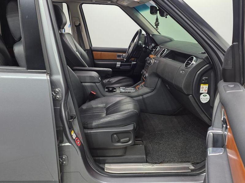 2012 Land Rover Discovery 3.0 SDV6 HSE photo 11