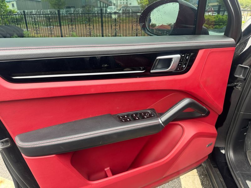 2020 Porsche Cayenne 3.0 photo 16