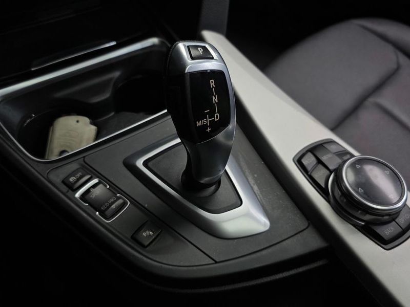 2014 BMW 3 Series 320d ED Edition photo 9