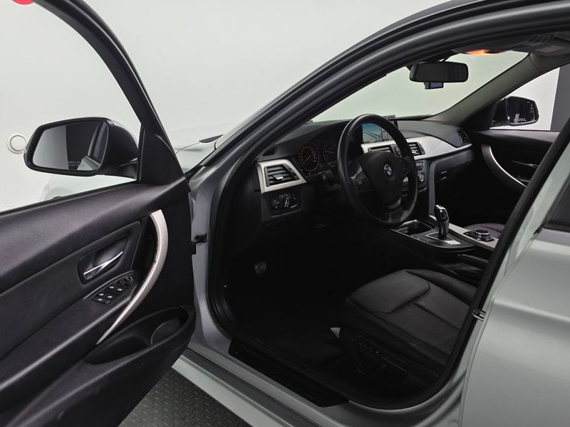 2014 BMW 3 Series 320d ED Edition photo 10