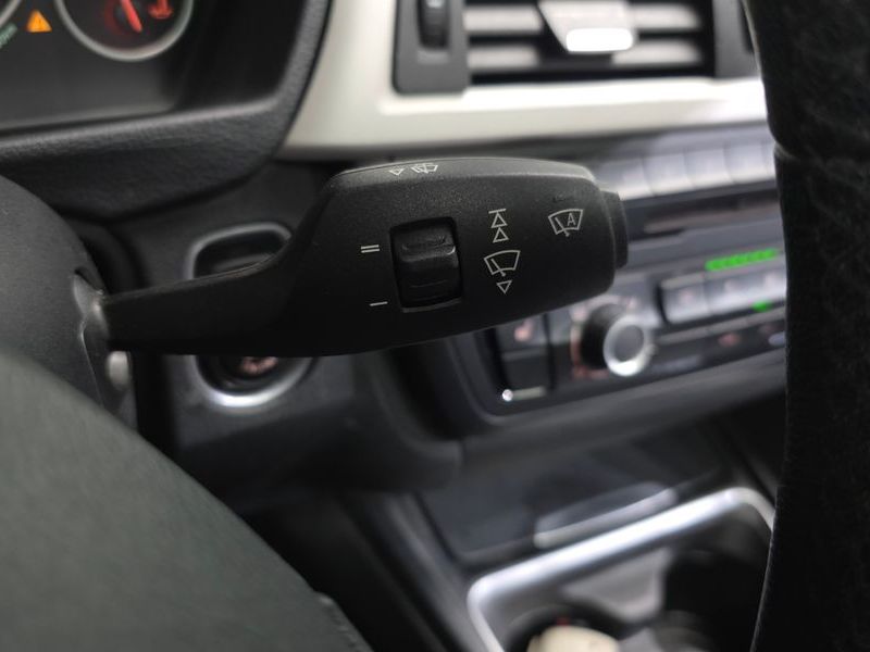 2014 BMW 3 Series 320d ED Edition photo 18