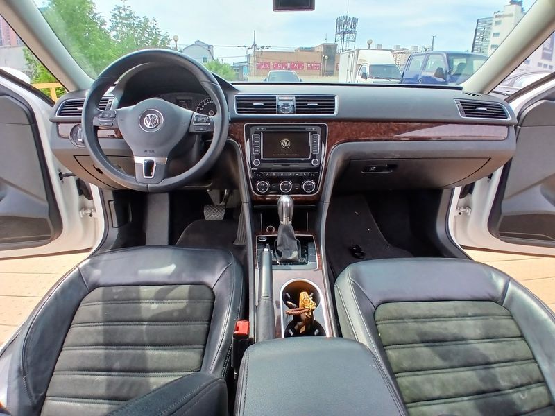 2013 Volkswagen Passat 2.0 TDI B7 photo 9