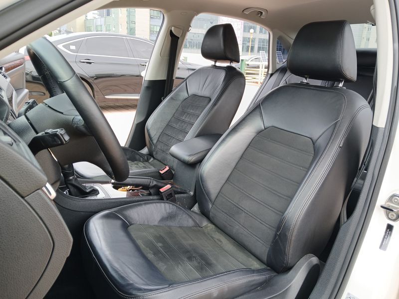 2013 Volkswagen Passat 2.0 TDI B7 photo 10