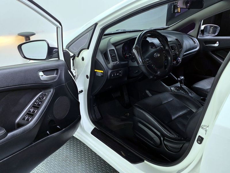 2015 Kia K3 Diesel W Special photo 10