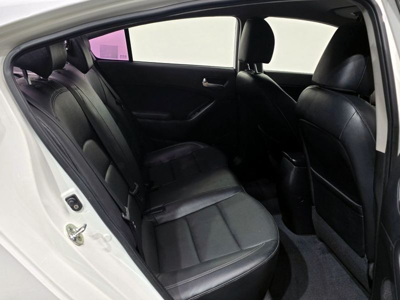 2015 Kia K3 Diesel W Special photo 12