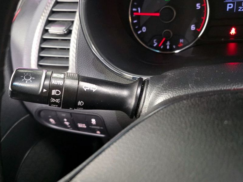 2015 Kia K3 Diesel W Special photo 19