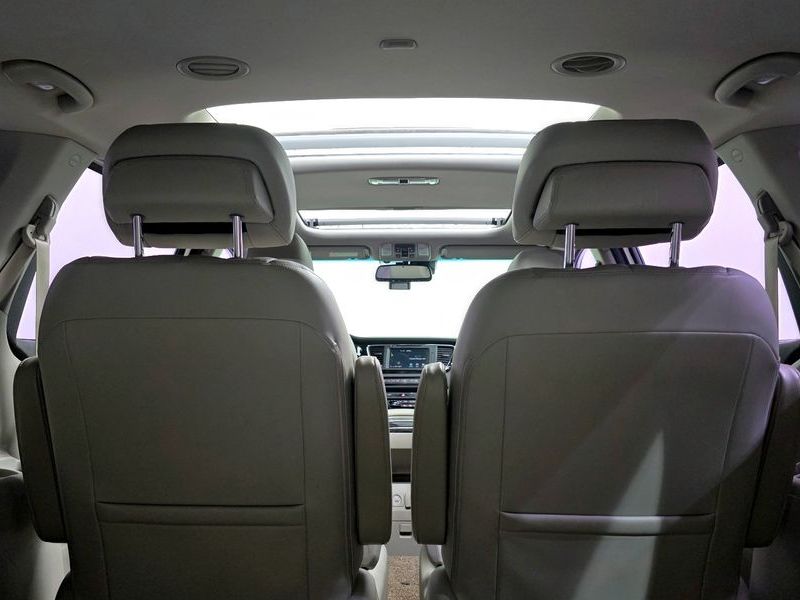 2016 Kia Carnival 7-seater Limousine President photo 20