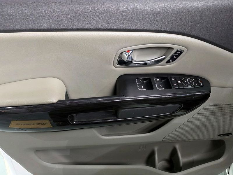 2016 Kia Carnival 7-seater Limousine President photo 24