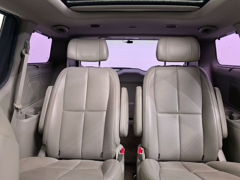 2016 Kia Carnival 7-seater Limousine President photo 26